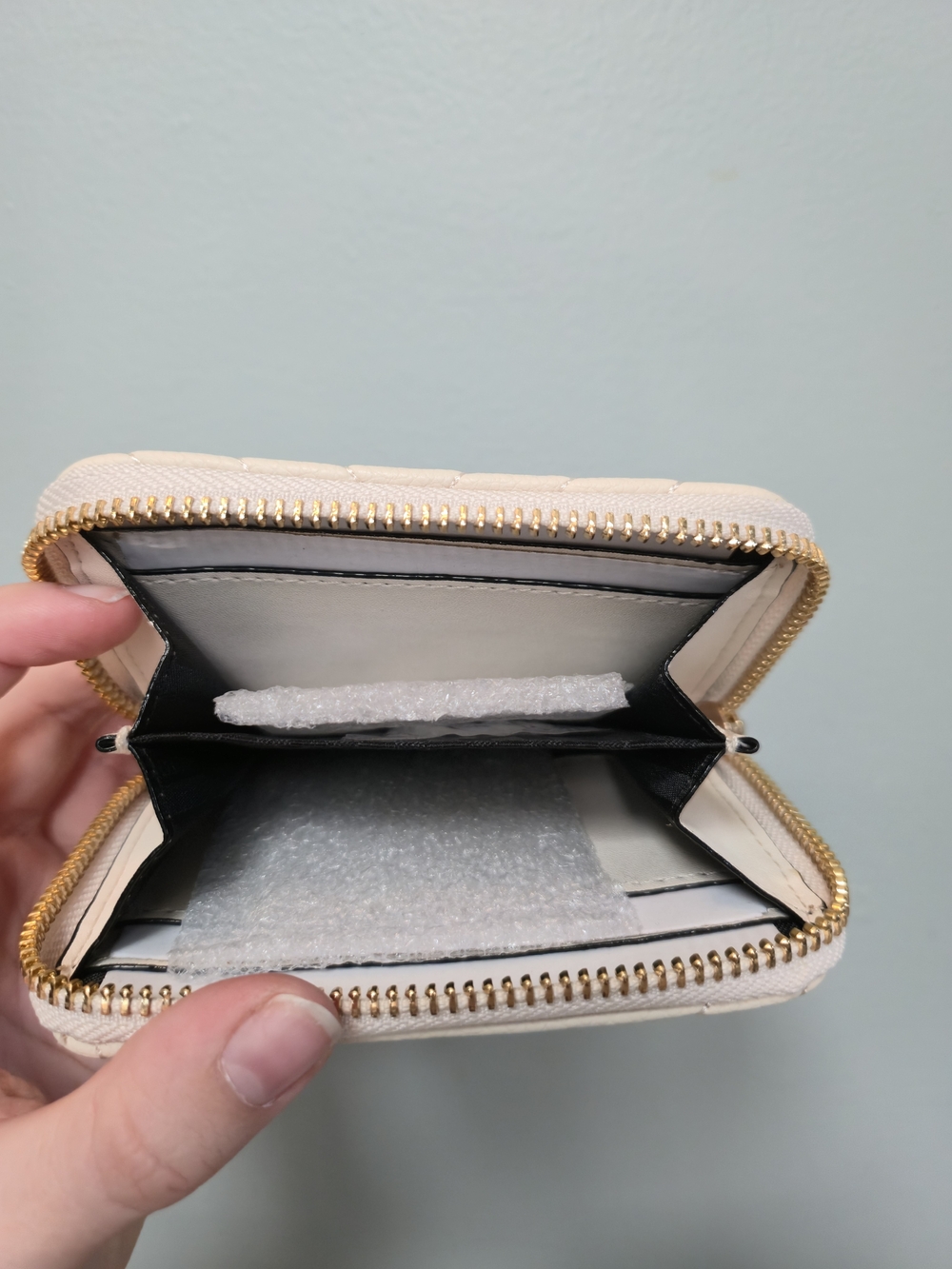 Victoria's Secret Cream Quilted Zip Card Wallet with Gold Logos - Picture 2 of 3
